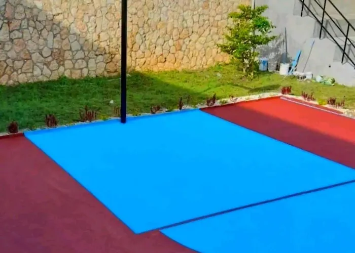 Pyramid Paradise